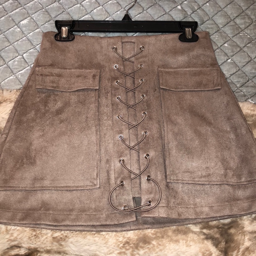 Dark tan mini skirt